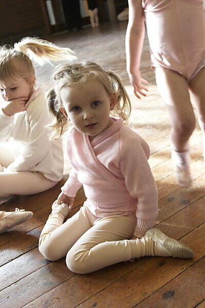 Dance clothes for store girls near me